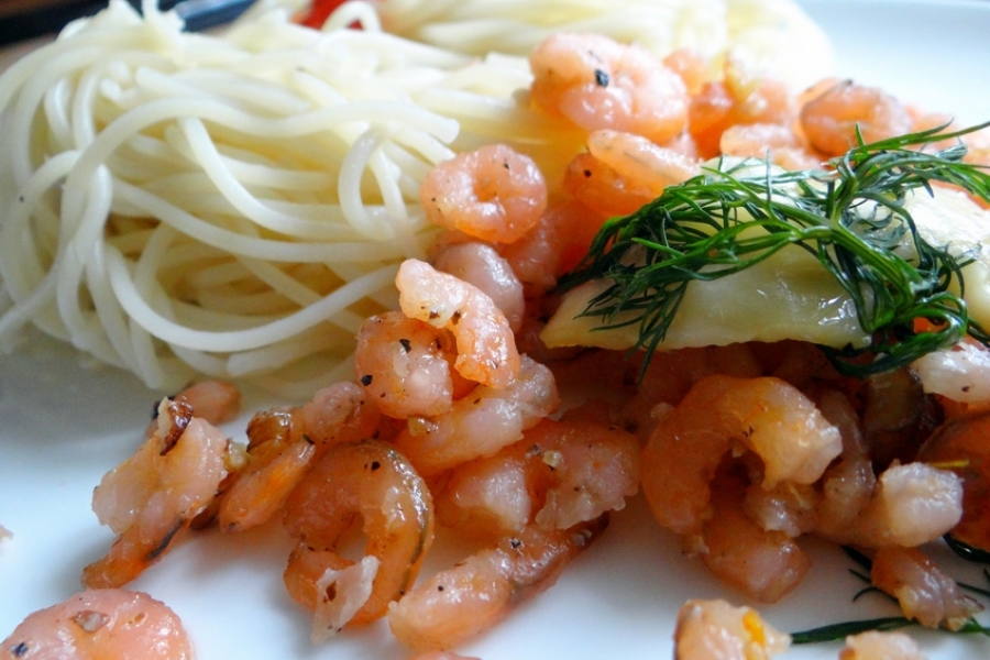 Креветки с сыром и спагетти