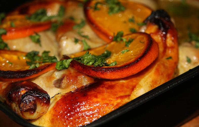 Запеченная курочка с апельсинами