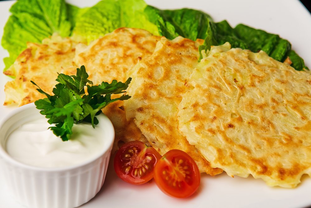 Как приготовить вкусные картофельные оладьи?